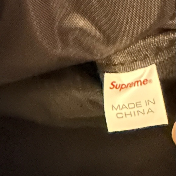 Supreme Cordura shoulder bag black NWT - Picture 4 of 6